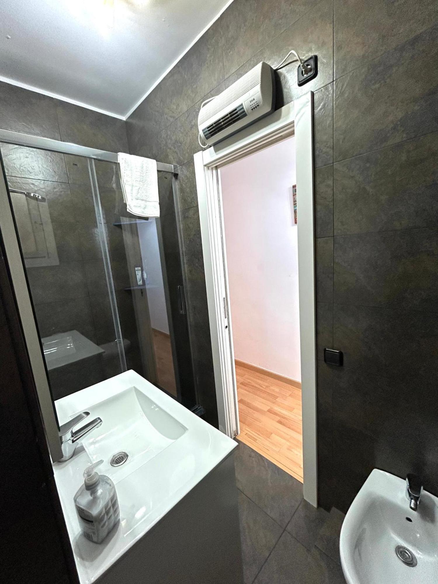 Apartment Carrer D'Olesa برشلونة المظهر الخارجي الصورة