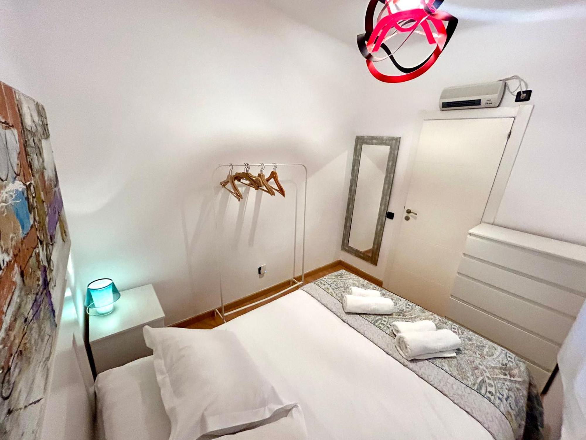 Apartment Carrer D'Olesa برشلونة المظهر الخارجي الصورة