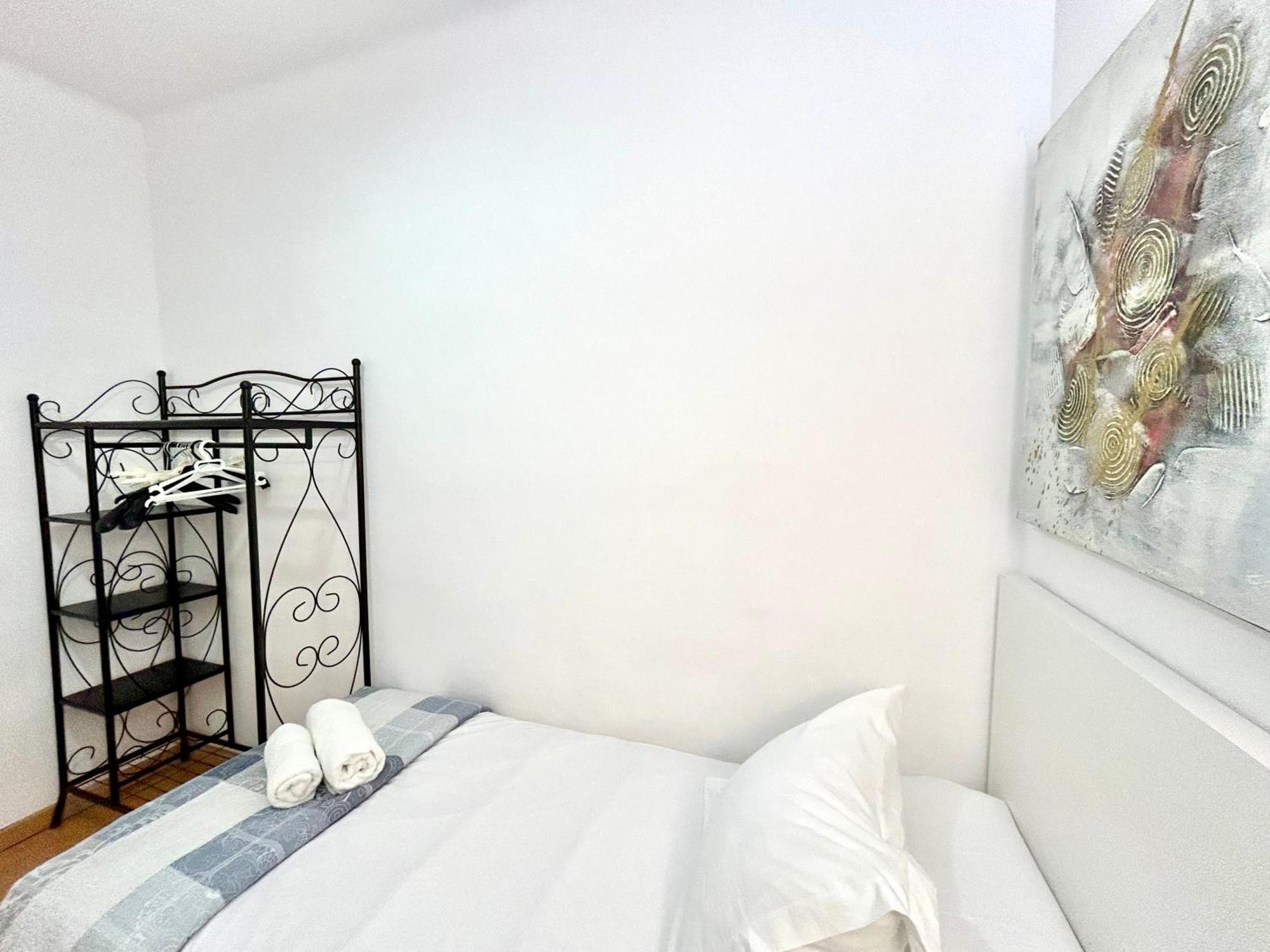 Apartment Carrer D'Olesa برشلونة المظهر الخارجي الصورة