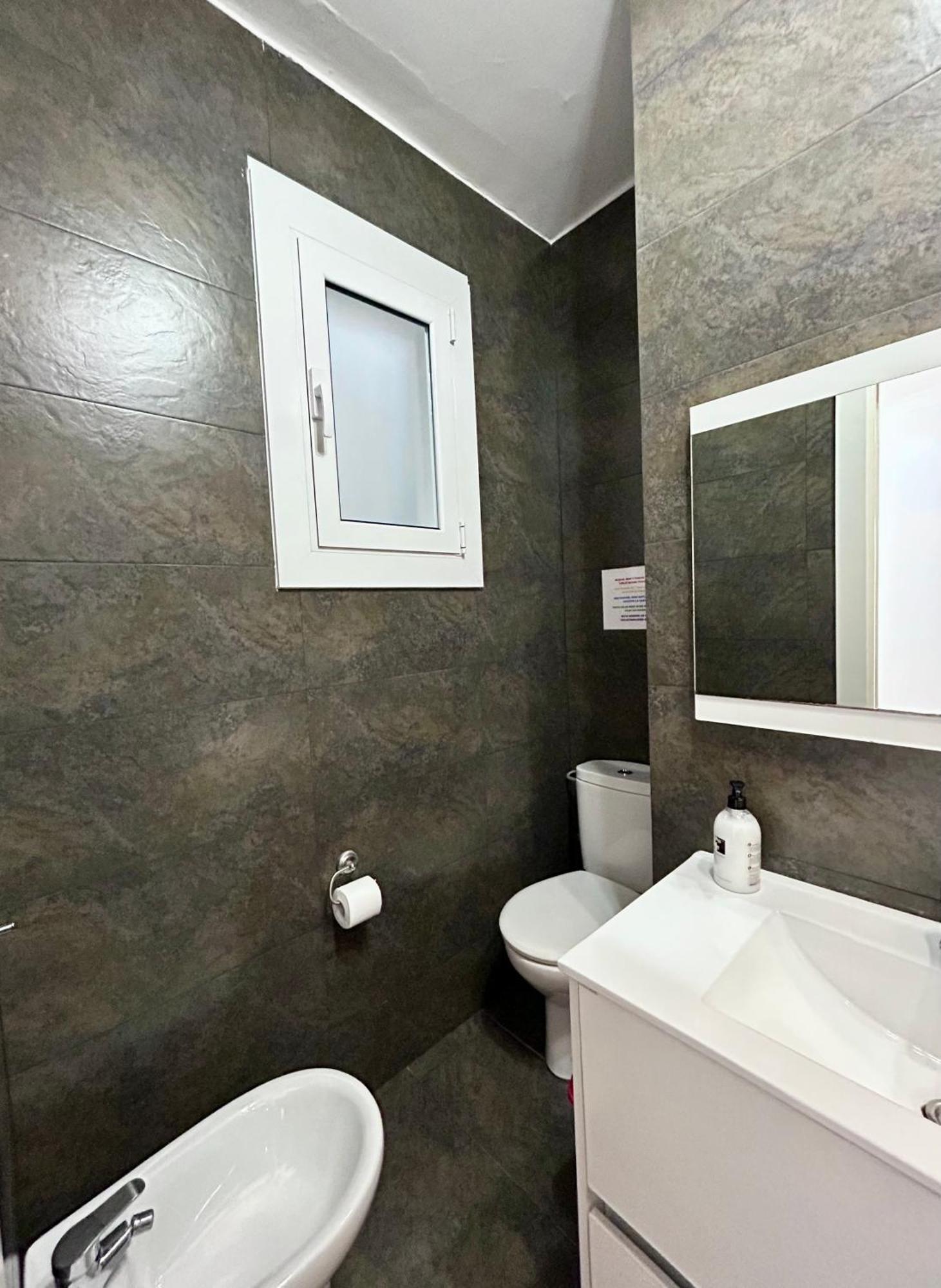 Apartment Carrer D'Olesa برشلونة المظهر الخارجي الصورة